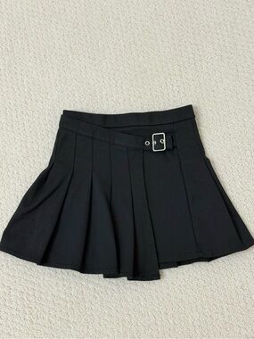Zara Black Pleated Mini Skirt with Buckle Belt